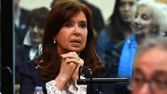 Cristina Kirchner, la jefa política del oficialismo, jamás buscó regresar al poder por el afán de disponer sobre alguna política pública. Cristina regresó para labrar la alfombra de su impunidad. Volver para zafar.
