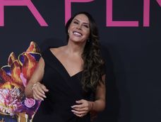Karla Sofía Gascón fue eliminada por Netflix de la película furor.