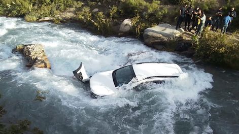 Una mujer murió al caer con su auto a un arroyo en Tunuyán: abrió la puerta y fue arrastrada por la corriente. Foto: Gentileza Osvaldo Valle