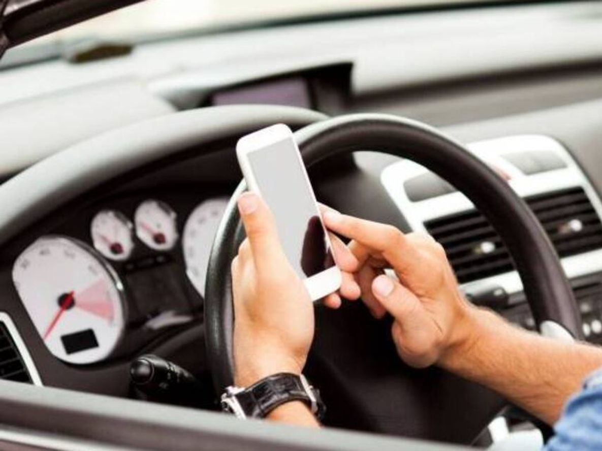 El celular al volante, mata