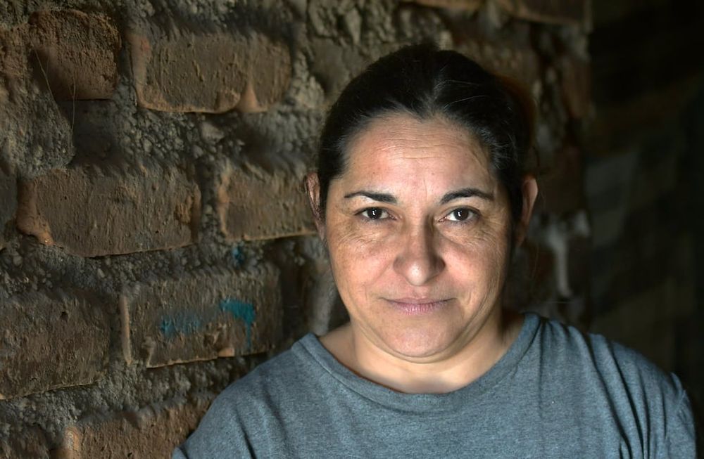 Recicladoras urbanas premiadas Celeste Alam, (42), pertenece al grupo colectivo de COREME que ganaron un premio por reciclar materiales, para transformar basura en juegos para armar y móvilesFoto: Orlando Pelichotti / Los Andes