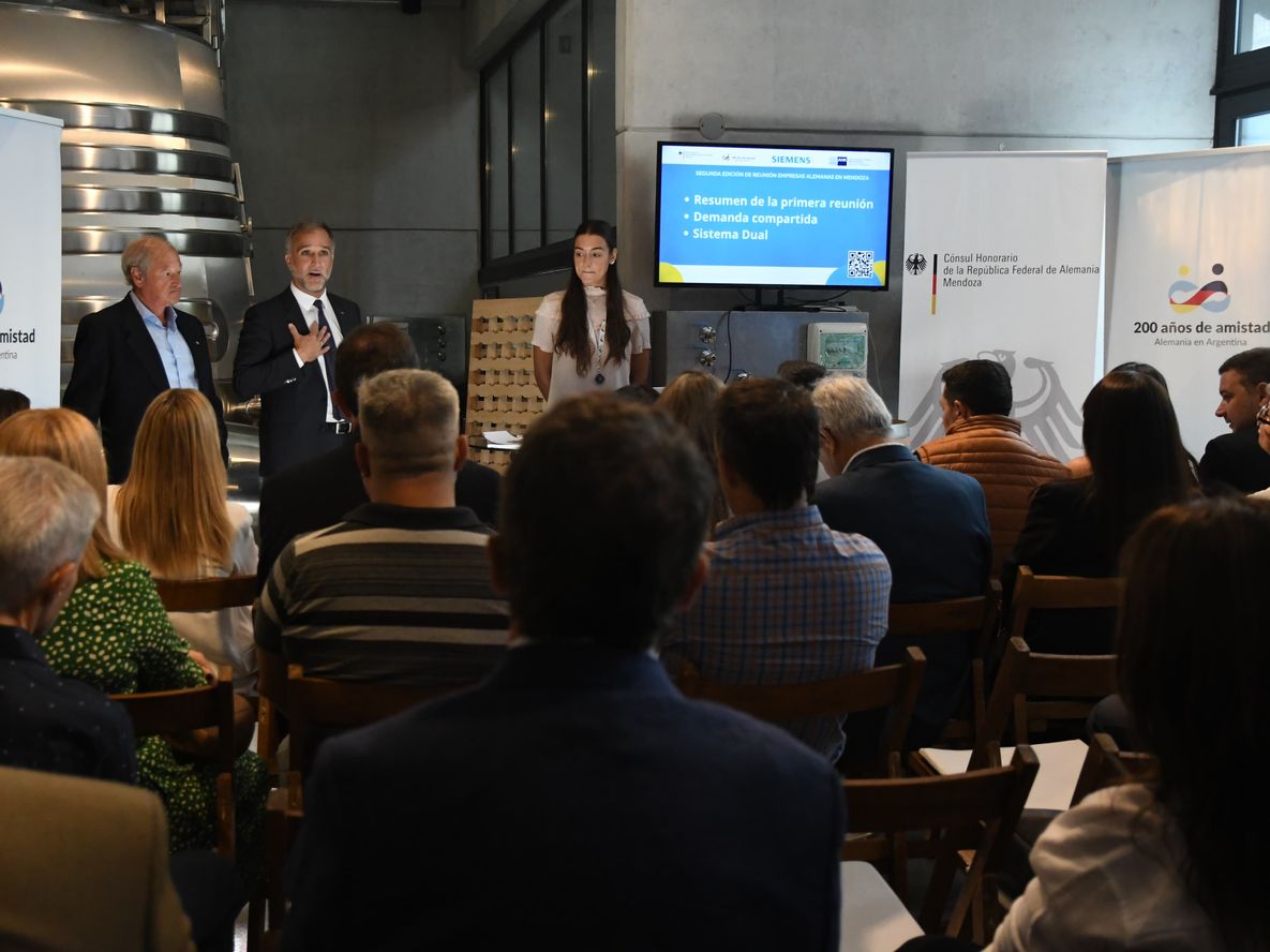 En el consulado de Alemania en Mendoza se presentó el Sistema Dual