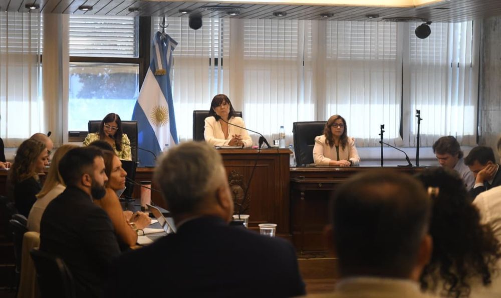 El Tribunal Oral Federal Nº 2, integrado por las juezas Gretel Diamante, Eliana Rattá y Carolina Pereira. 