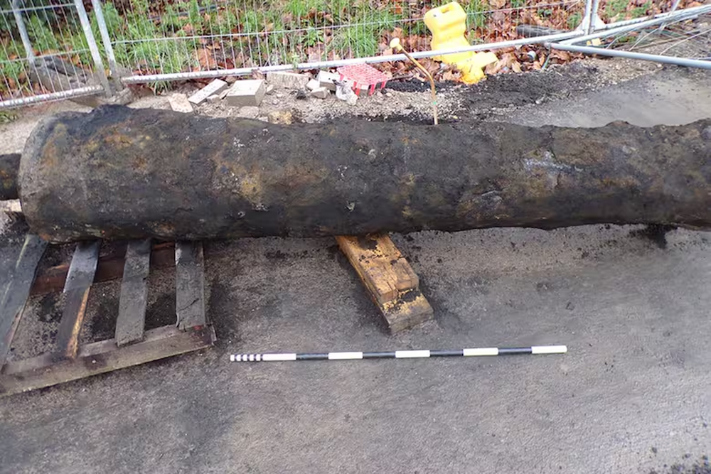 El cañón de hierro fundido mide 2.6 metros de largo.
