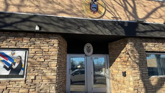 Agentes del ICE quisieron ingresar a la Cancillería de Ecuador en Minnesota.