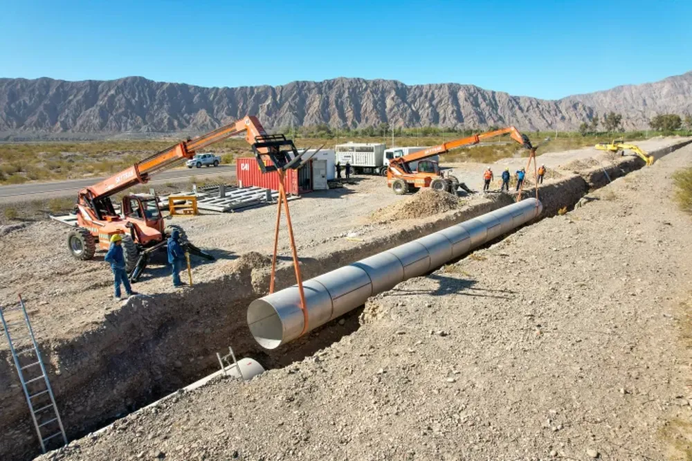 El autor analiza la importancia de realizar estudios geotécnicos previos a las obras de infraestructura.