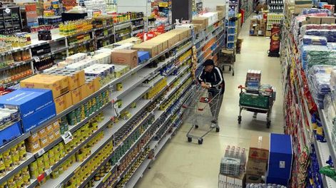 Las ventas en supermercados del país disminuyeron 1,3% y acumularon 16 caídas consecutivas