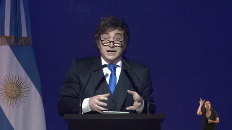 Milei en el Centro de Monitoreo de Visa Argentina.