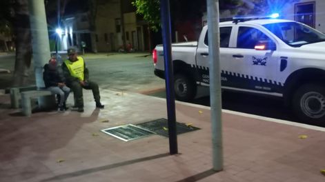 Un niño estaba perdido en General Alvear y gendarmes lo cuidaron hasta que apareció su mamá