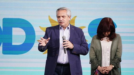 El presidente de la nación le mostró su preocupación tras las agresiones a sus despachos durante la movilización contra el acuerdo con el Fondo Monetario Internacional.
