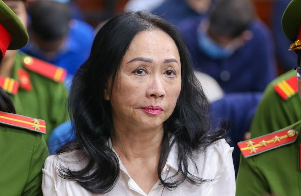 Ho Chi Minh (Vietnam), 10/04/2024.- Truong My Lan, chairwoman of Van Thinh Phat Holdings, sits during her trial at the Ho Chi Minh City Peoples Court in Ho Chi Minh City, Vietnam, 11 April 2024. Vietnamese tycoon Truong My Lan has been sentenced to death by a court in Ho Chi Minh City for one of the countrys largest fraud cases, which involves the embezzlement of USD 12.5 billion from Saigon Commercial Bank, according to state media. EFE/EPA/STRINGER