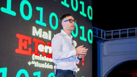 Axel Jutoran, consultor y especialista en IA aplicada a negocios