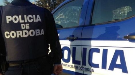 Los Andes | Una mujer fue detenida en Córdoba tras amenazar a su pareja con un cuchillo y rociarlo con alcohol | Imagen ilustrativa