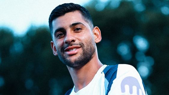Cuti Romero dejó Inglaterra y aterrizó en Córdoba. Alentará a Belgrano en el partido más impotante de su historia.&nbsp;