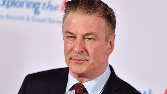 El actor Alec Baldwin ha conmocionado al mundo luego de matar accidentalmente a la directora de fotografía Halyna Hutchins.