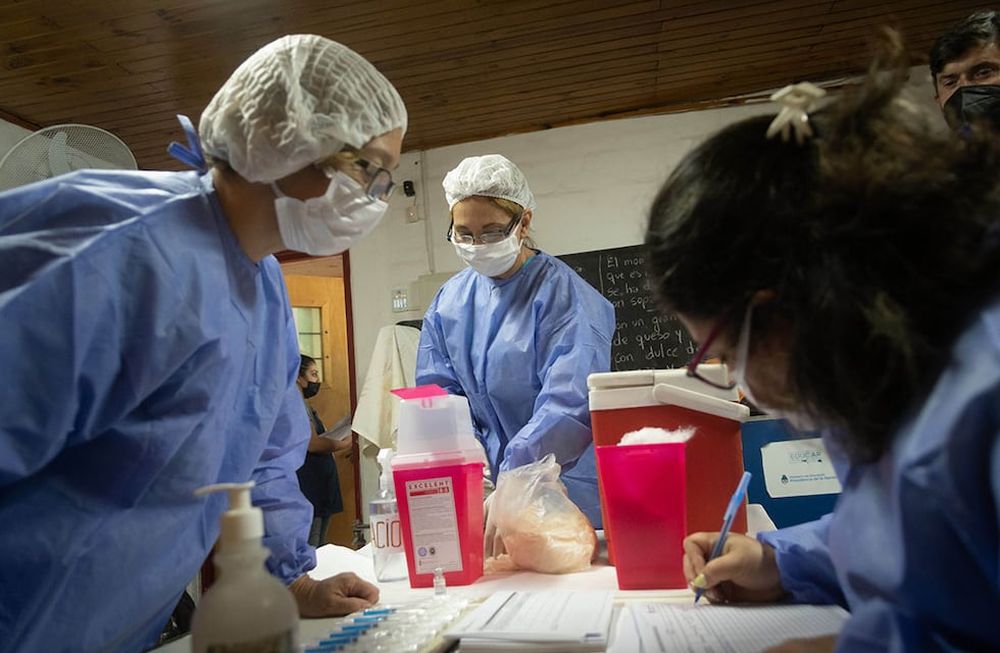 Advierten que es esperable que los casos puedan subir porque el brote tiene una fase ascendente y otra descendente. Foto: Ignacio Blanco / Los Andes