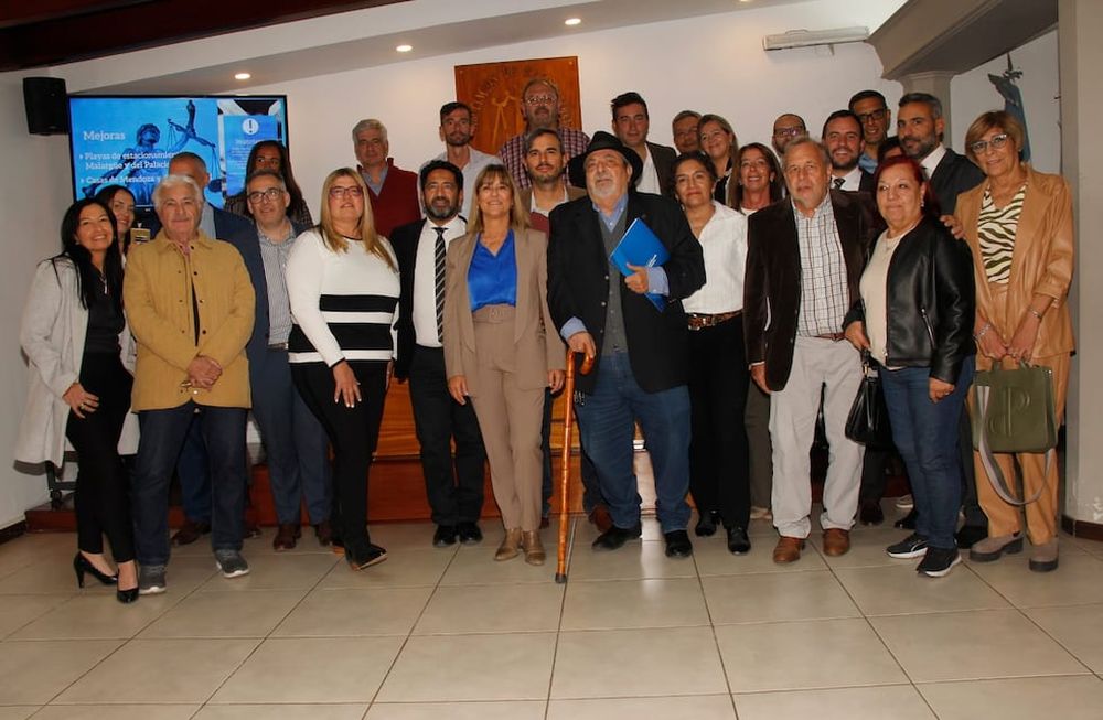 Los integrantes de la Asociación de Magistrados, cuya presidenta, Norma Llatser, aparece en el centro de la foto.