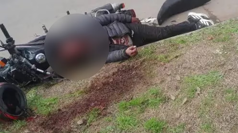 Un excustodio presidencial baleó a un motochorro que intentó robarle a su esposa.
