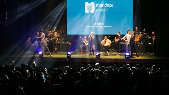 La Ciudad celebró el 9 de julio con una gran velada patriótica