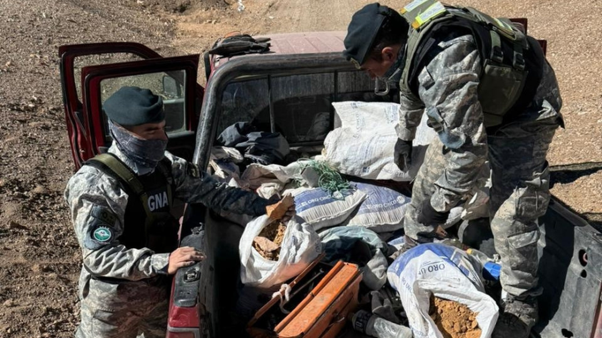 Detuvieron a cuatro mineros chilenos mientras extraían oro de forma ilegal en San Juan