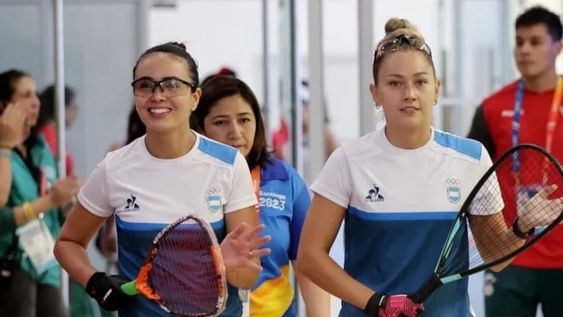 María José Vargas y Natalia Méndez obtuvieron esa presea al caer en la final del doble femenino contra la dupla de Atletas Independientes. / Gentileza.