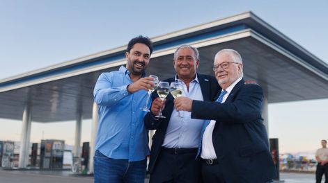 Dumit, Vila y Maltoni brindaron por el éxito del desarrollo YPF Km 1151.