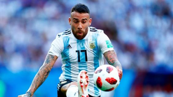 Nicolás Otamendi, tiene un sueño y es retirarse con la camiseta de River Plate. Toda su familia es fanática del Millonario. / Gentileza.