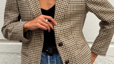 Según una experta en moda, estas son las 10 prendas en tendencia para vestir bien este invierno 2025