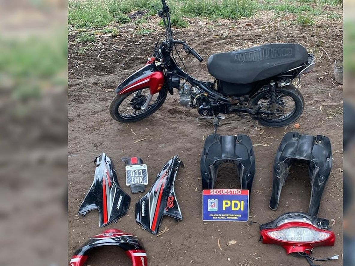 Secuestraron partes de motos robadas y detuvieron a dos hombres en San Rafael. | Foto: Ministerio de Seguridad y Justicia