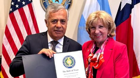 El gobernador Alfredo Cornejo junto a la secretaria de Estado de Texas, Jane Nelson