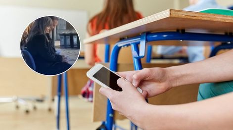 Directora prohibió a sus alumnos ingresar al colegio con celulares y la grabaron usando el suyo en pleno acto
