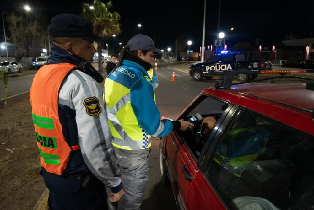 Un conductor alcoholizado fue aprehendido tras chocar contra una vivienda en Guaymallén
