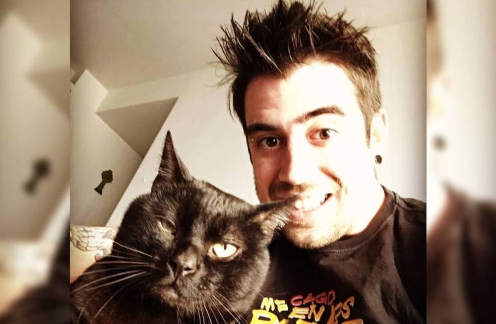 El youtuber Auronplay anunció el fallecimiento de Don Gato, su mascota muy querida por sus seguidores