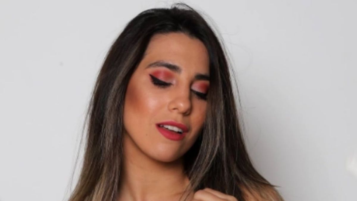 Las fotos tentadoras de Cinthia Fernández en microbikini de espaldas a la cámara