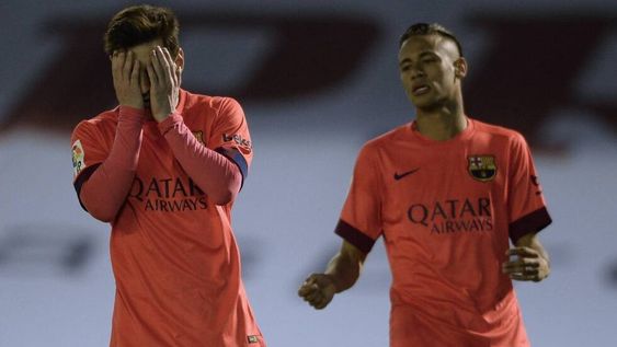El exabrupto de Messi a un árbitro español recorre el mundo