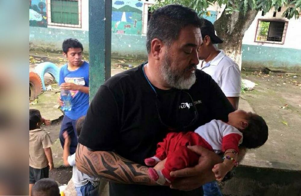 Claudio, el mendocino que ayuda a víctimas del volcán en Guatemala