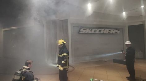 Incendio, cierre y preocupación en el Mall Costanera Center