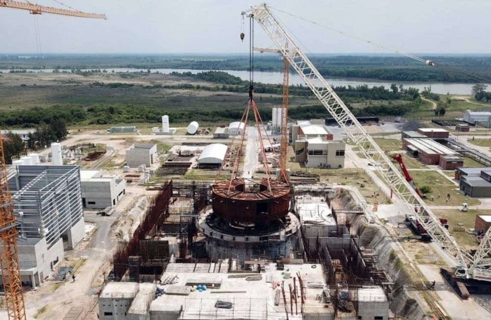 Argentina desarrolla su primer reactor nuclear de potencia diseñado y construido en el país. El proyecto Carem 25 lo lleva adelante la Comisión Nacional de Energía Atómica (CNEA) en un predio ubicado en Lima, provincia de Buenos Aires. (Télam).