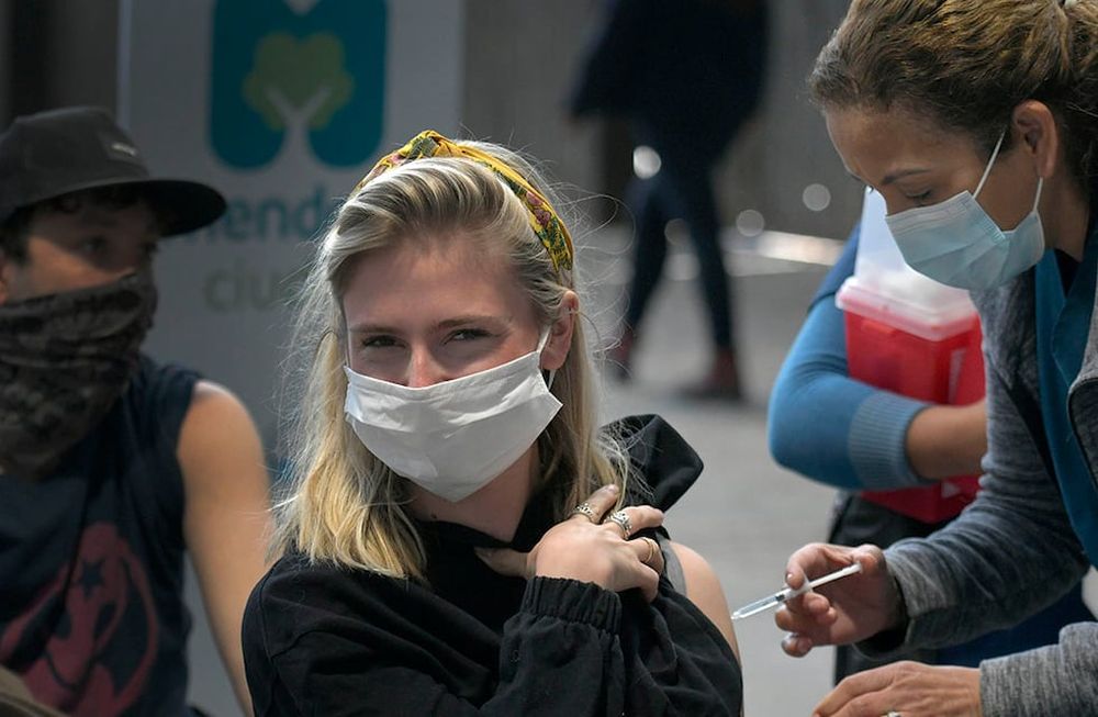 La vacunación de chicos de entre 12 y 17 años habría tropezado con la falta de certificados para acreditar la enfermedad. Foto: Orlando Pelichotti / Los Andes