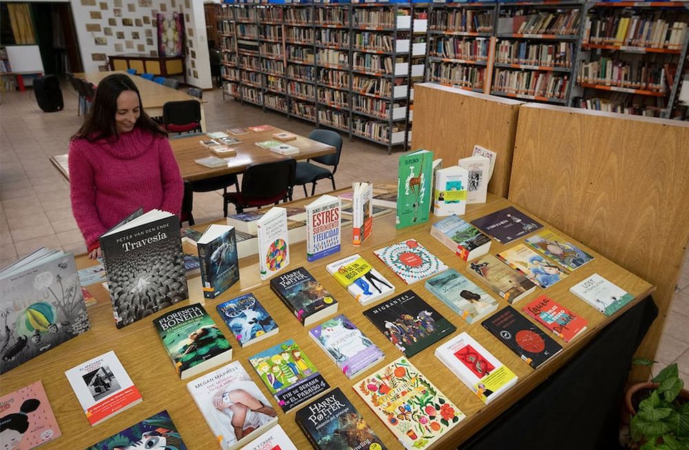 Estado y situación de las Bibliotecas populares de Mendoza.Biblioteca Popular Municiapal Juan Bautista AlberdiBibliotecaria Paula BracelisFoto: Ignacio Blanco / Los Andes