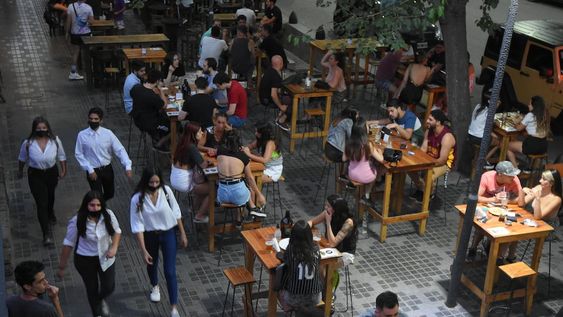 Aseguran que lo importante es controlar la actividad ilegal, donde no se respetan los protocolos y que los más afectados serán los bares.