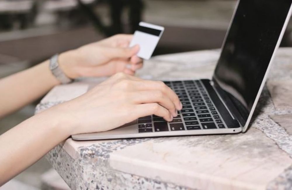 Apuestas ilegales: ya es ley el control parental sobre las billeteras virtuales de los adolescentes