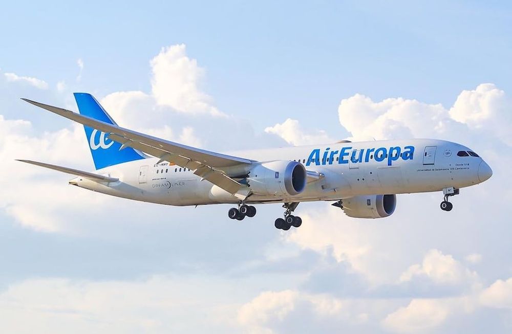 Un vuelo con destino a Madrid debió aterrizar dos veces de emergencia y el piloto reportó un código PAN PAN