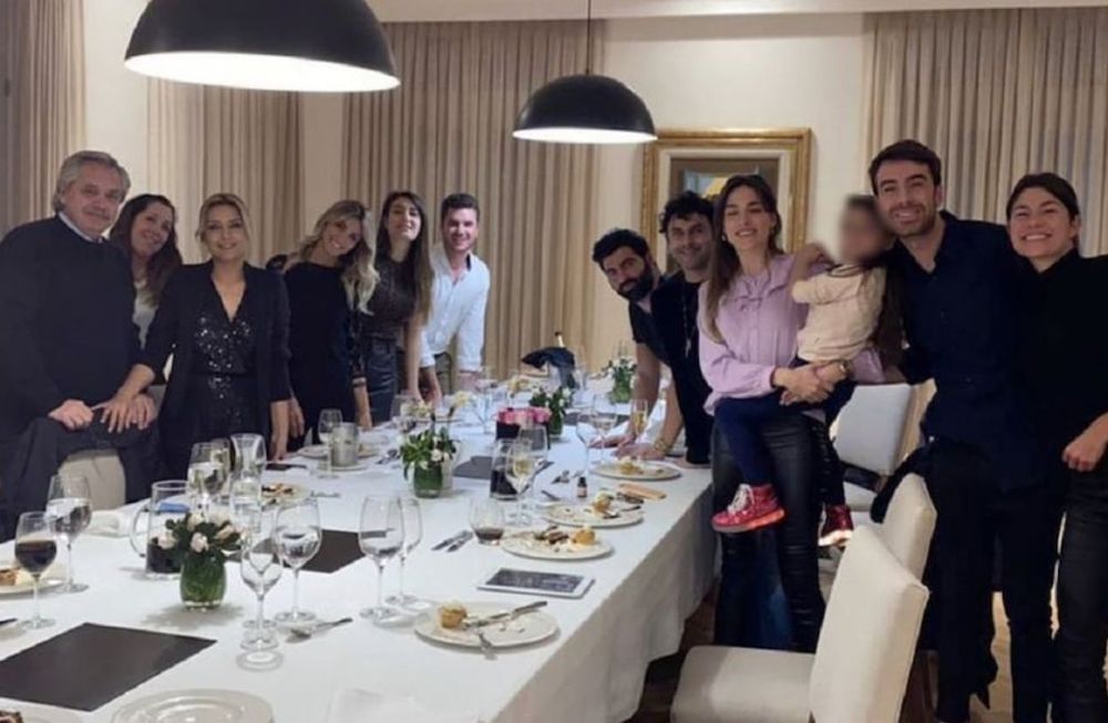 La foto de la fiesta de cumpleaños de Fabiola Yáñez con Alberto Fernández en la Quinta de Olivos.