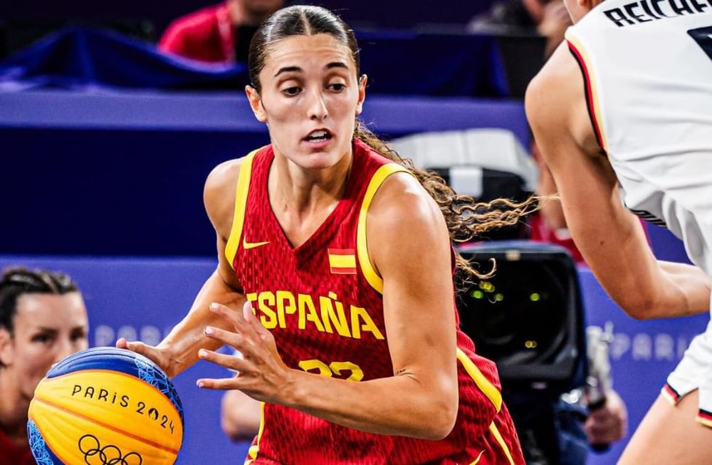 Juana Camilión, medalla de plata en el 3x3 femenino