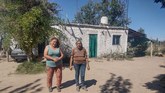 El avance de la doble vía, en Junín, requirió expropiaciones y algunas familias no quieren ceder. (Enrique Pfaab - Los Andes)