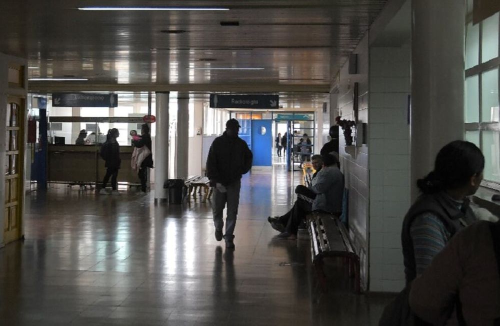El menor quedó internado en el hospital Scaravelli, de Tunuyán. Foto: Orlando Pelichotti / Los Andes