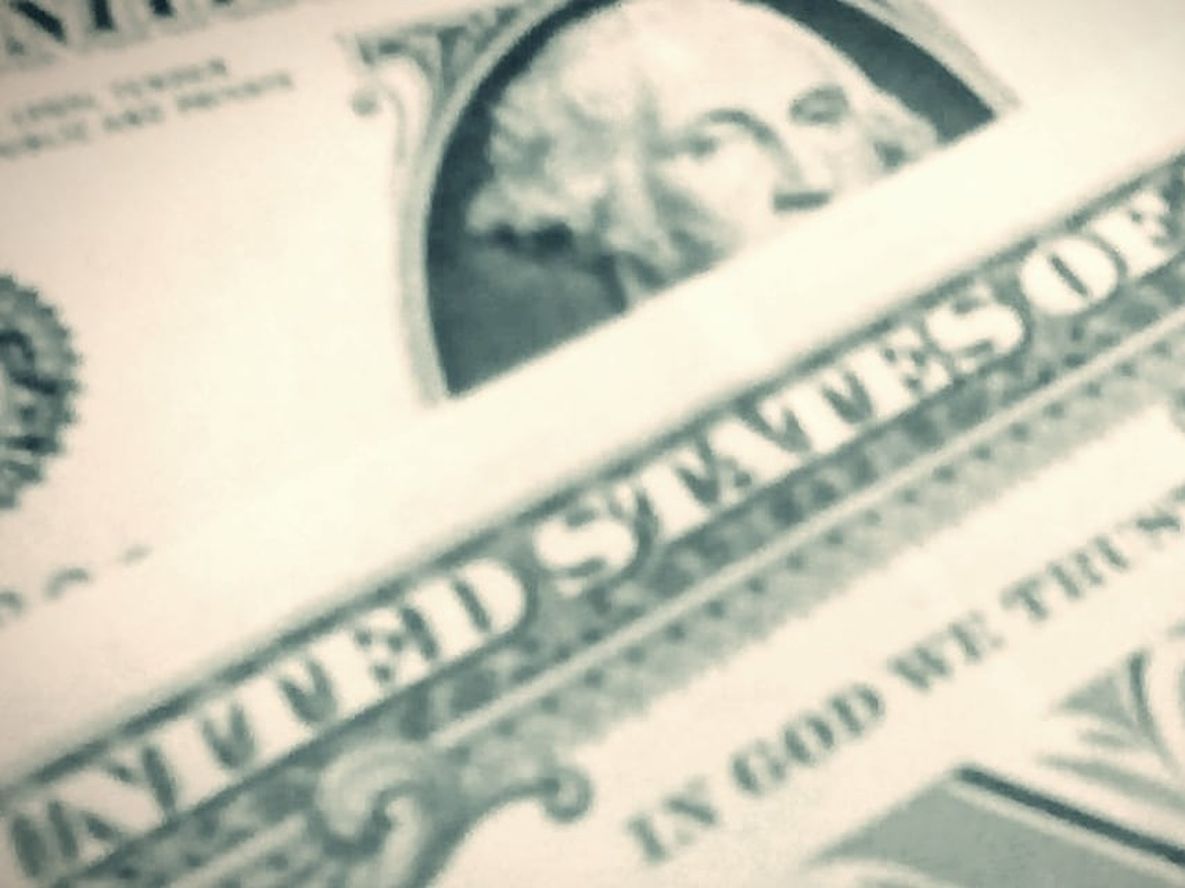 El dólar blue comenzó su rueda comercial por encima de los $ 490, precio que alcanzó la jornada de ayer.