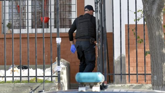 Imputaron por homicidio y abuso sexual al padre de la beba asesinada en el barrio Infanta, de Las Heras. | Foto: Orlando Pelichotti / Los Andes