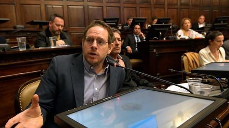Los Andes | La Cámara de Senadores, en la Legislatura Provincial,  votará hoy un texto de repudio contra el “intento de agresión” a la vicepresidenta Cristina Fernández de Kirchner, luego de una reunión ayer en la que comenzó un debate para llegar a puntos en común e
